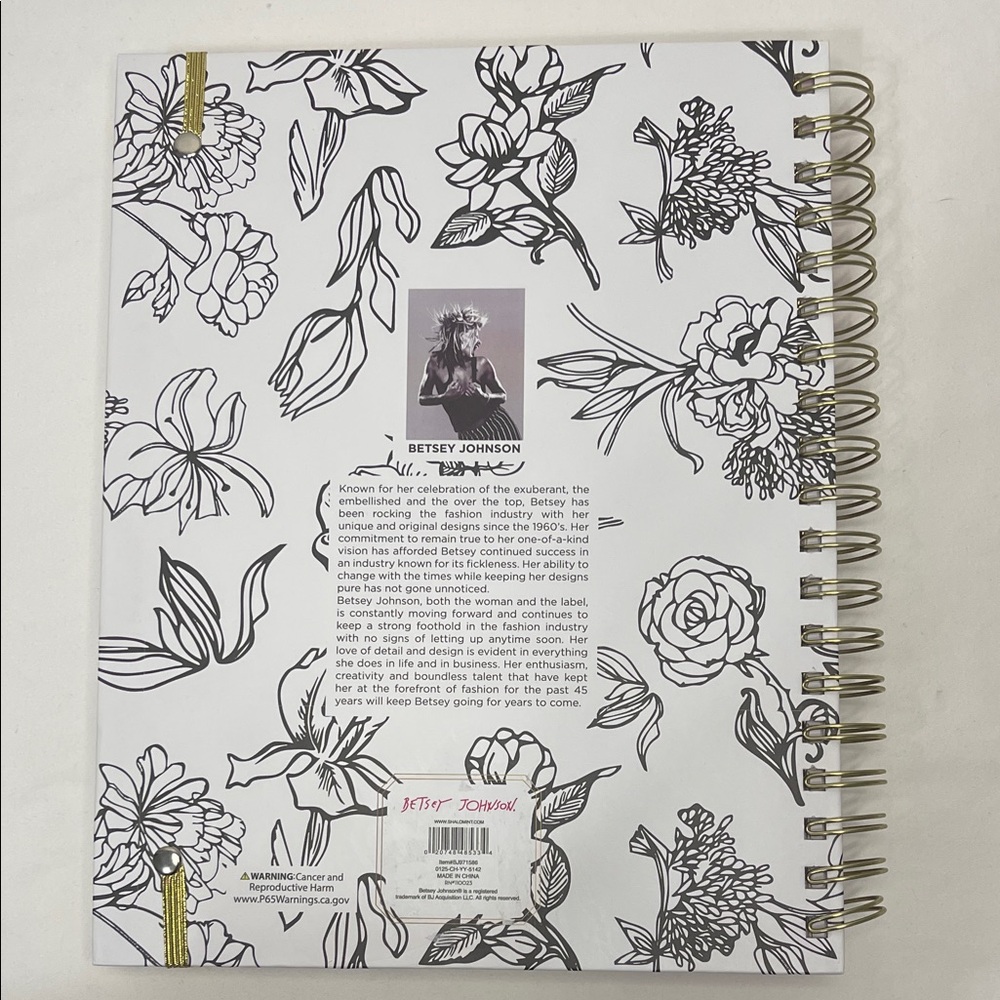 Betsey Johnson Pink and White Floral 2025 - 2026 Planner with Pen - Picture 2 of 16